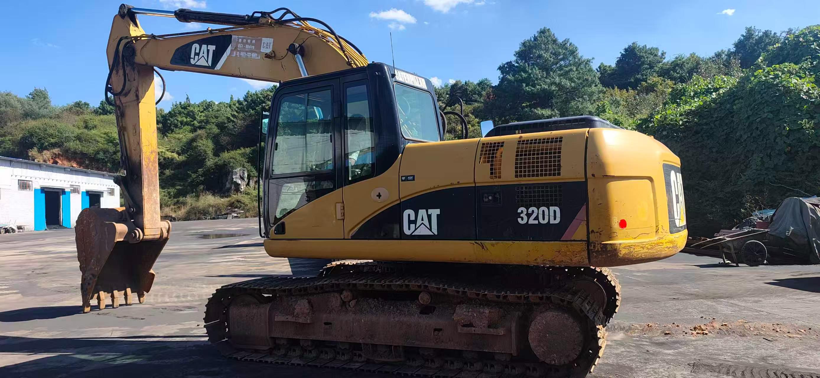 Buy Caterpillar 320D Used Excavator / 1