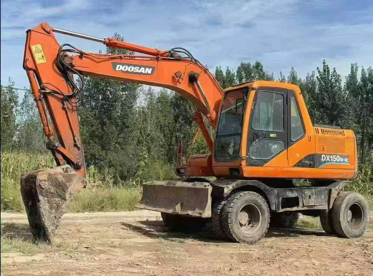 Compre Escavadeira Doosan DH150-7 Usada / 2 Compre Escavadeira Doosan DH150-7 Usada / 2