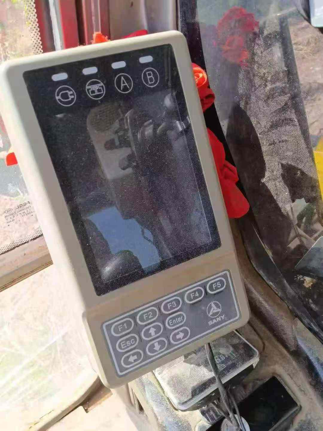 Buy Sany SY135-8S Used Excavator / 4 Buy Sany SY135-8S Used Excavator / 4