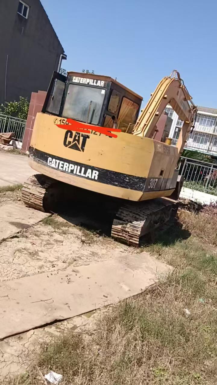 Buy Caterpillar E70B Used Excavator / 1