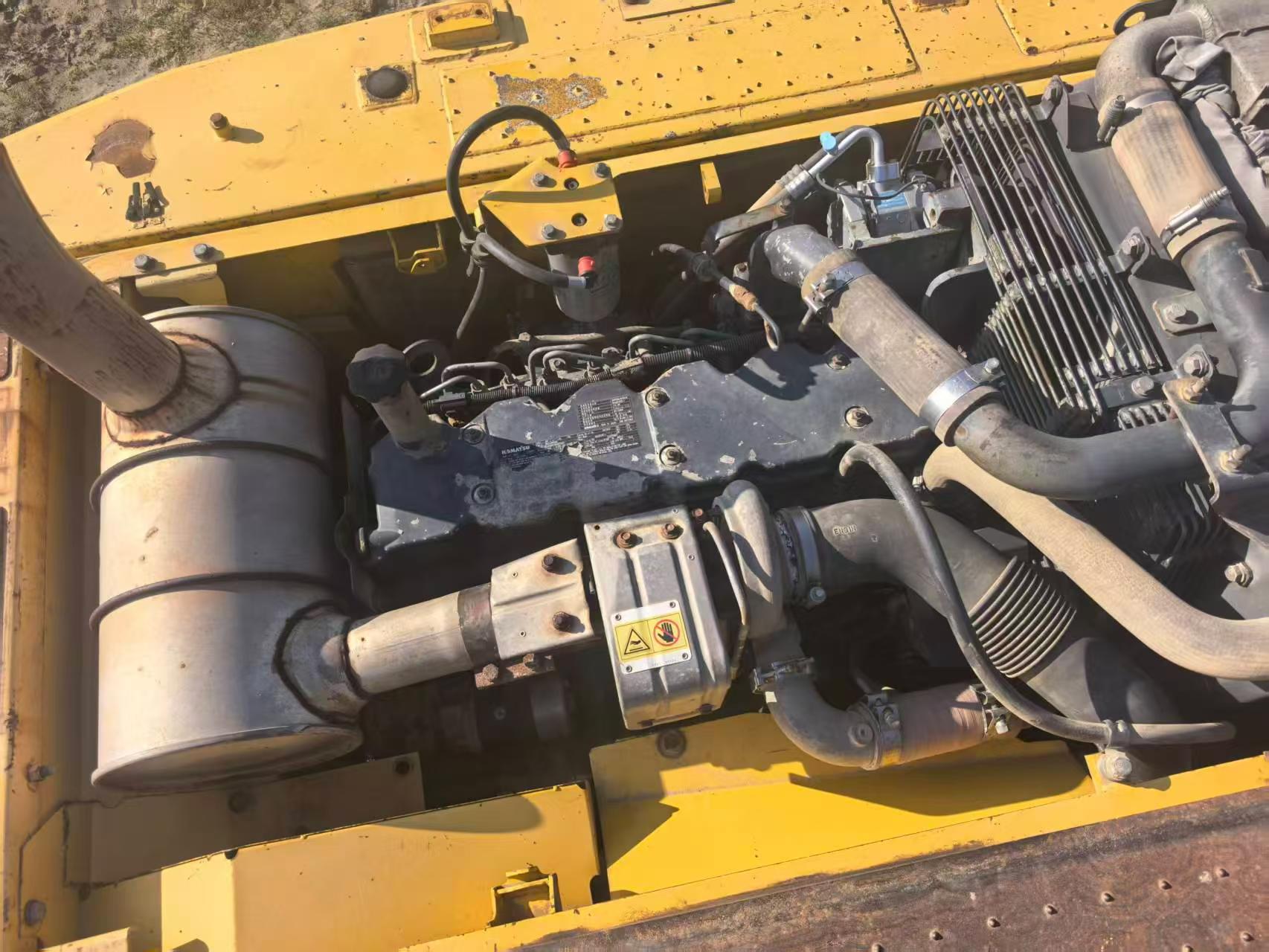 Compre Escavadeira Komatsu PC210 Usada / 4