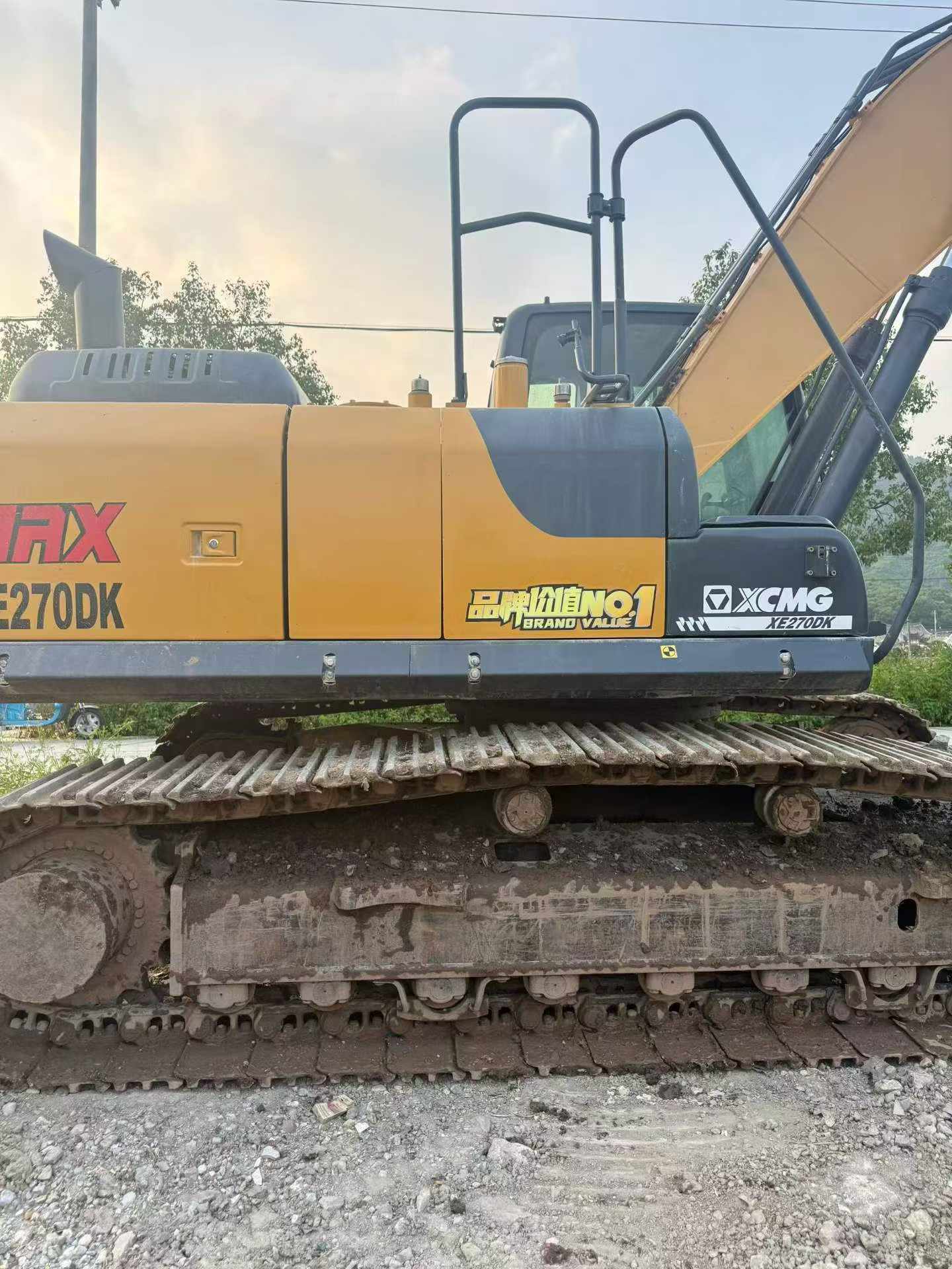 Buy XCMG XE270DK Used Excavator / 4 Buy XCMG XE270DK Used Excavator / 4