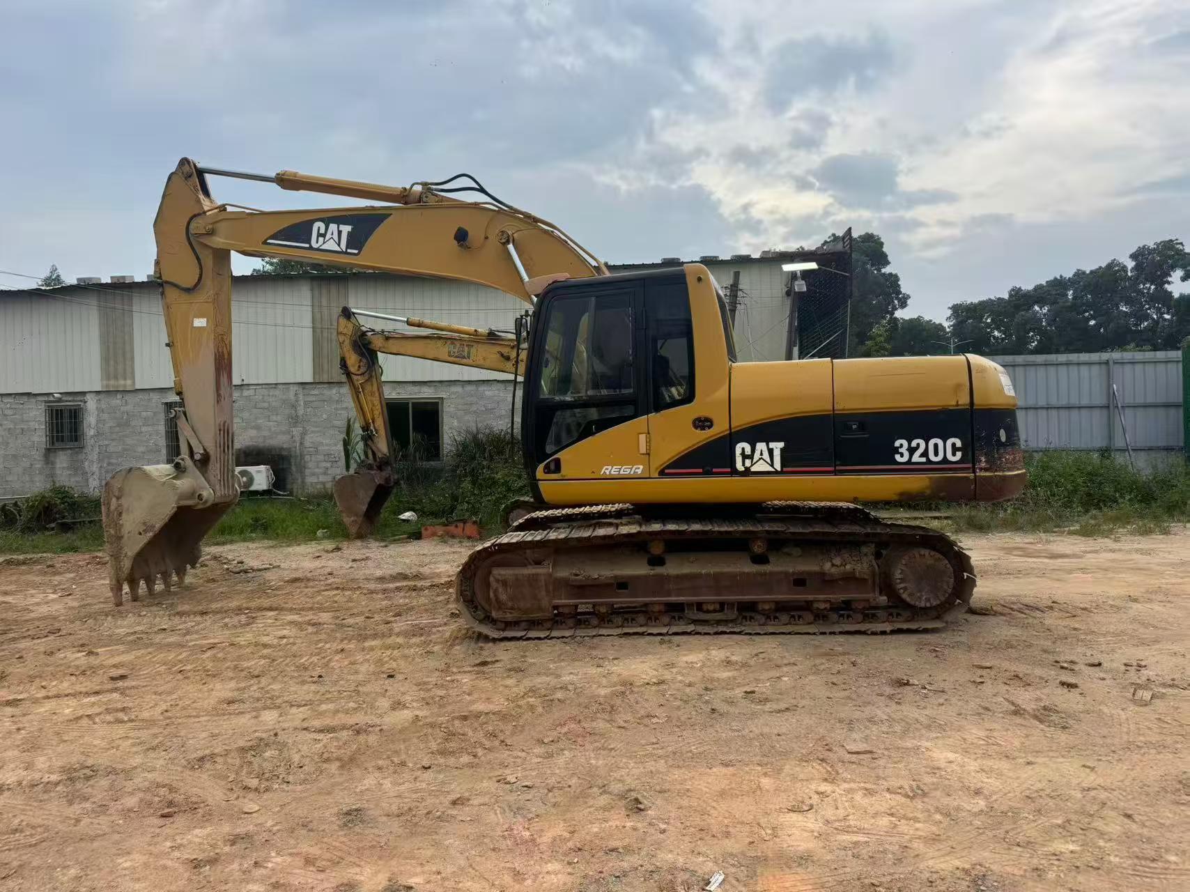 Buy Caterpillar 320A Used Excavator / 2