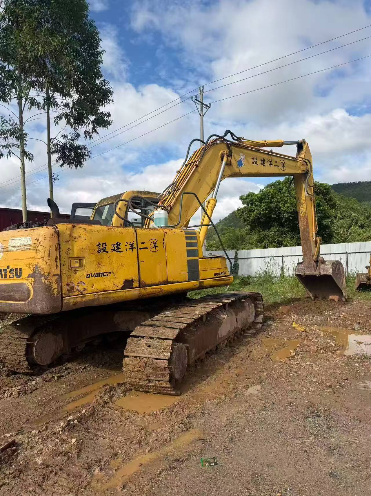 Buy Komatsu PC200-6 Used Excavator / 3 Buy Komatsu PC200-6 Used Excavator / 3