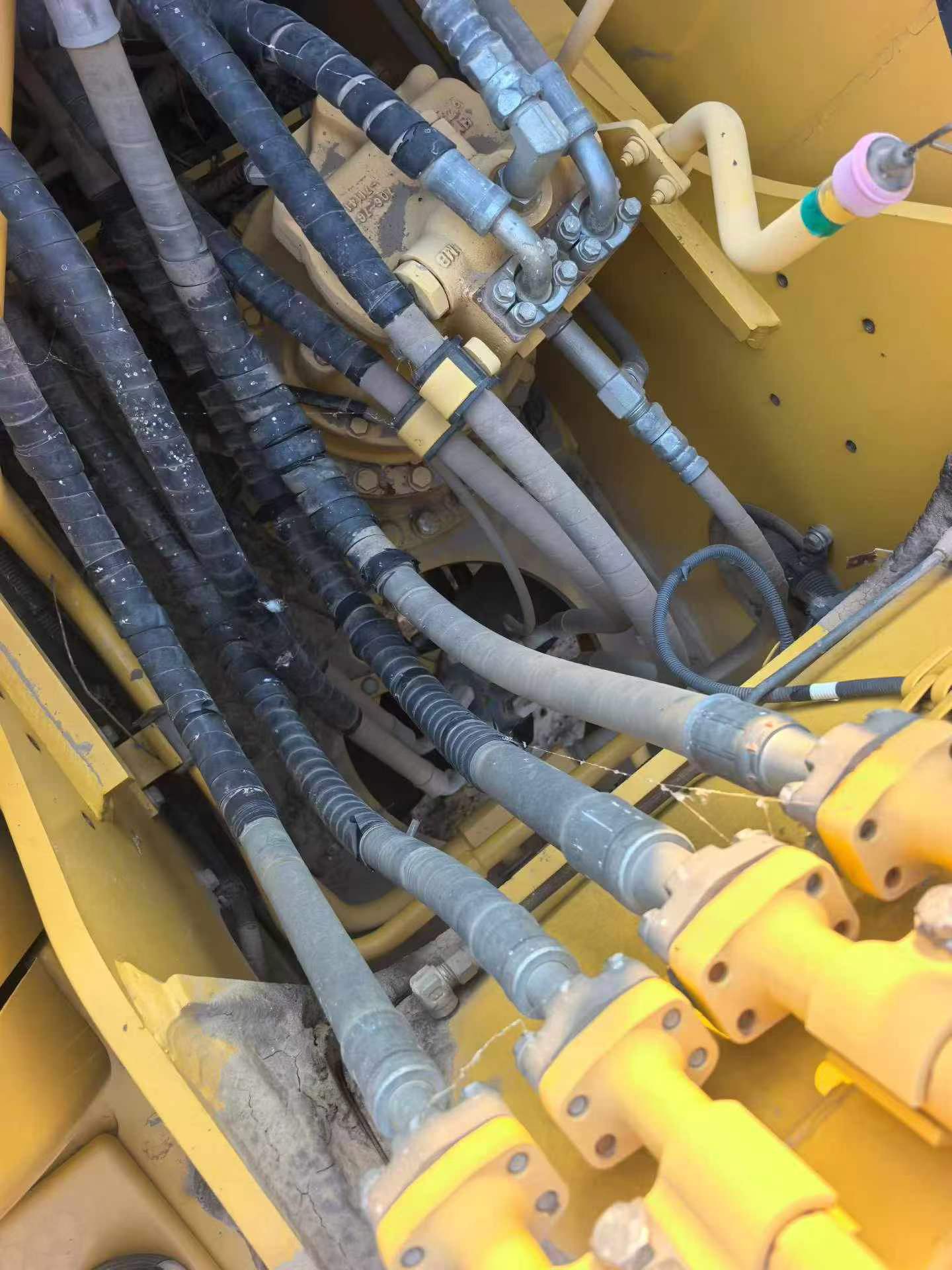 Buy Komatsu PC200 Used Excavator / 16