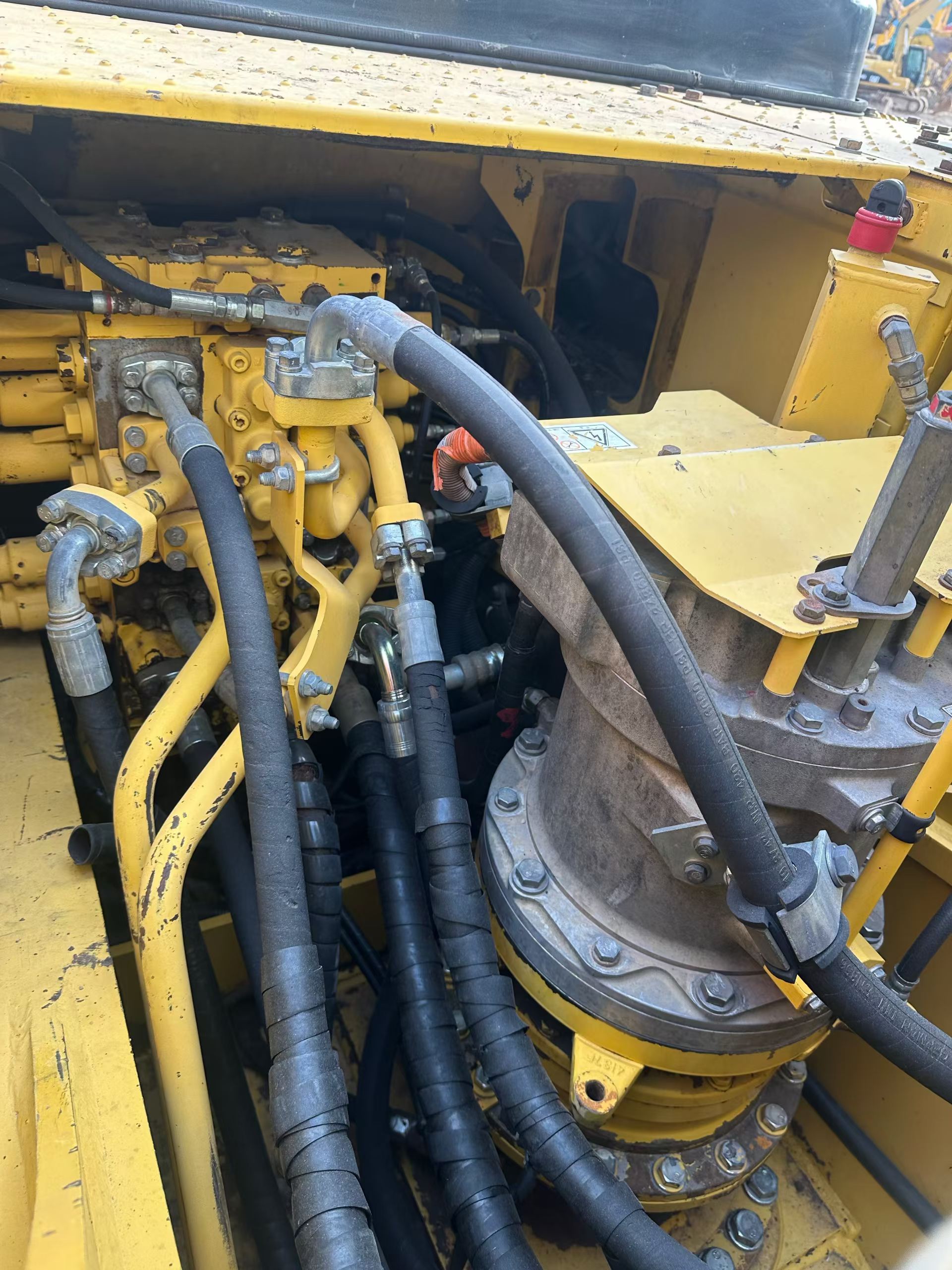 Купить Подержанный Экскаватор Komatsu HB205-1 / 6