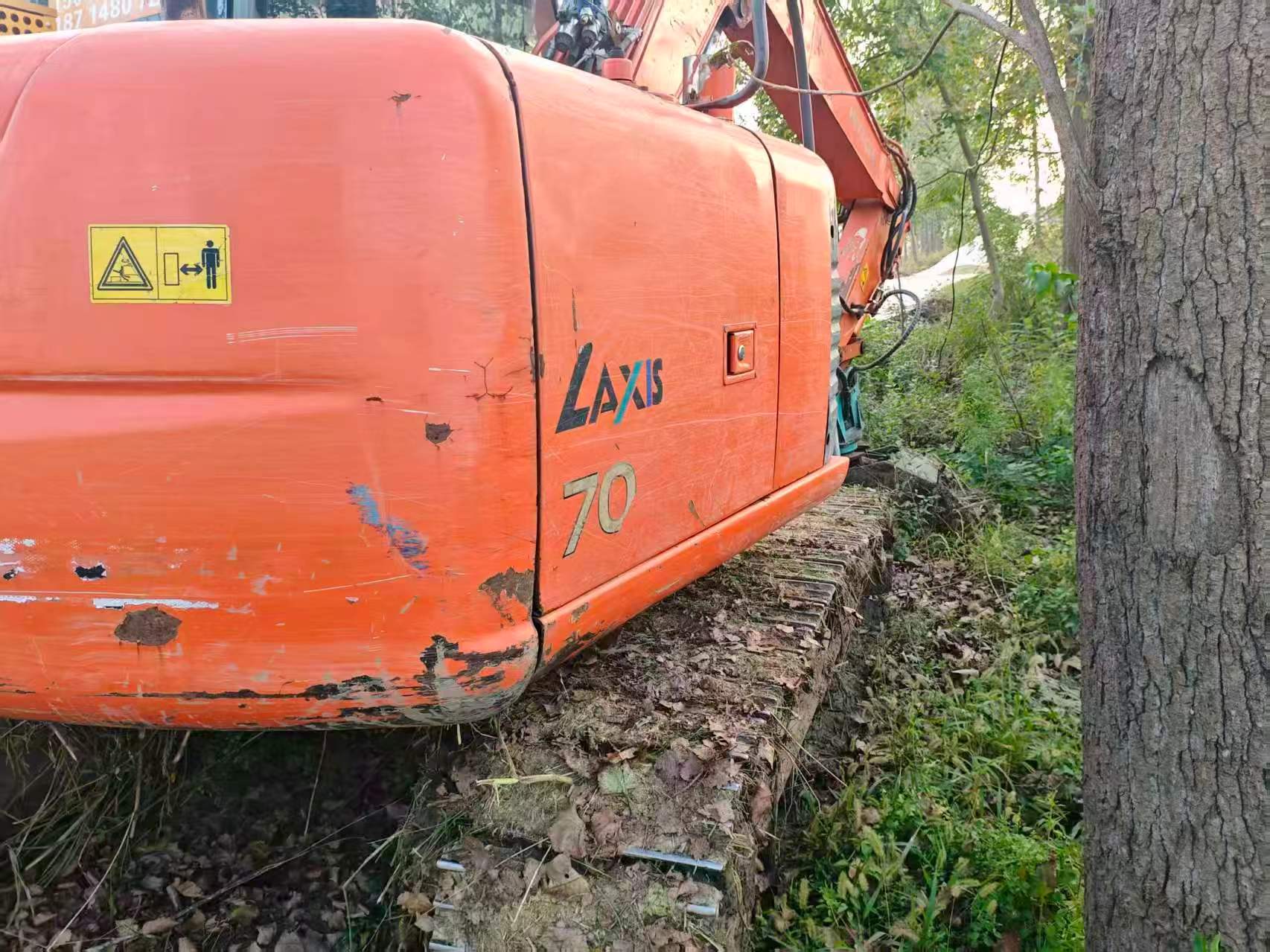 شراء حفارة Hitachi ZX70-6 مستعملة / 3