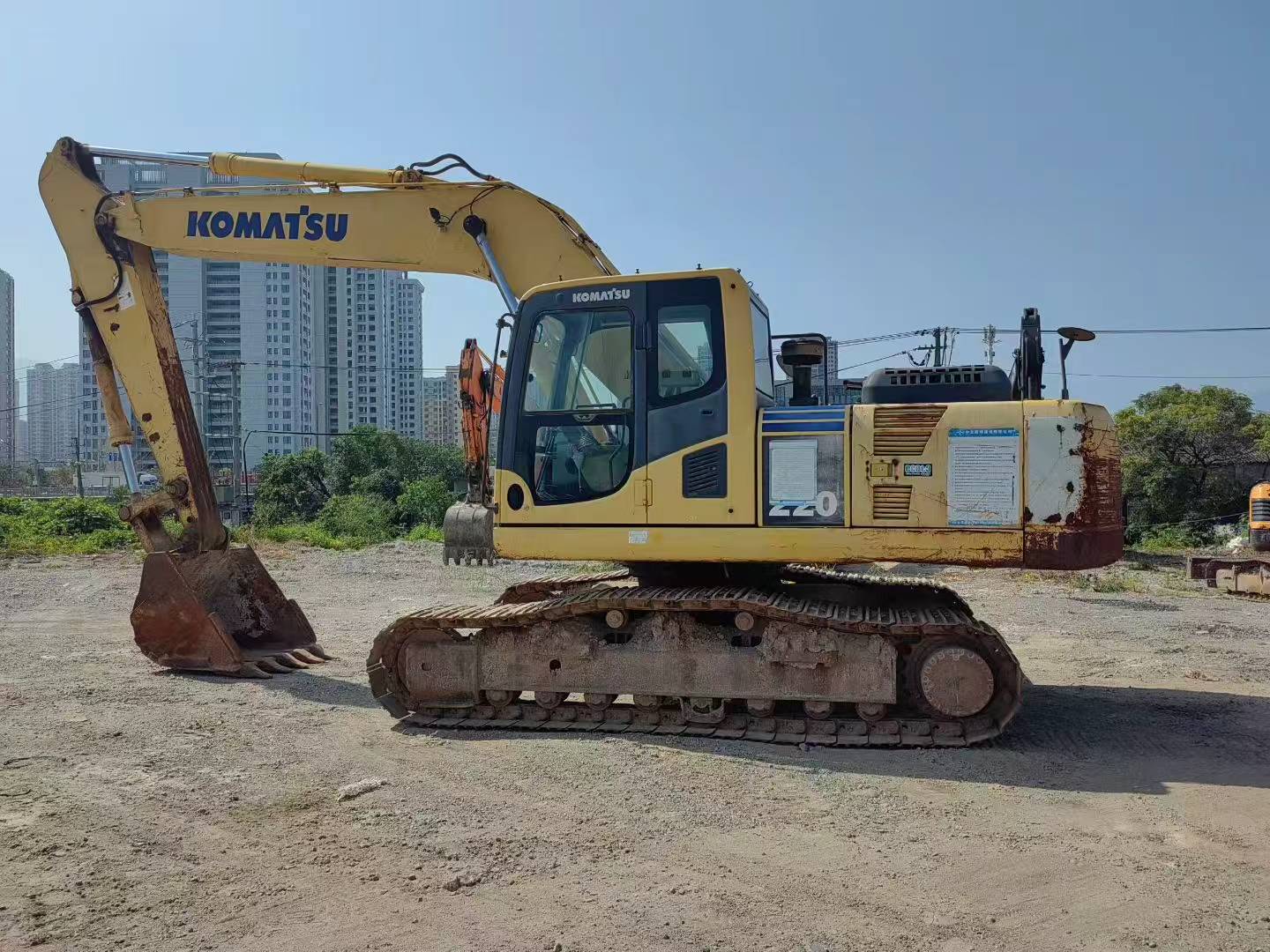 Купить Подержанный Экскаватор Komatsu PC220-8 / 4