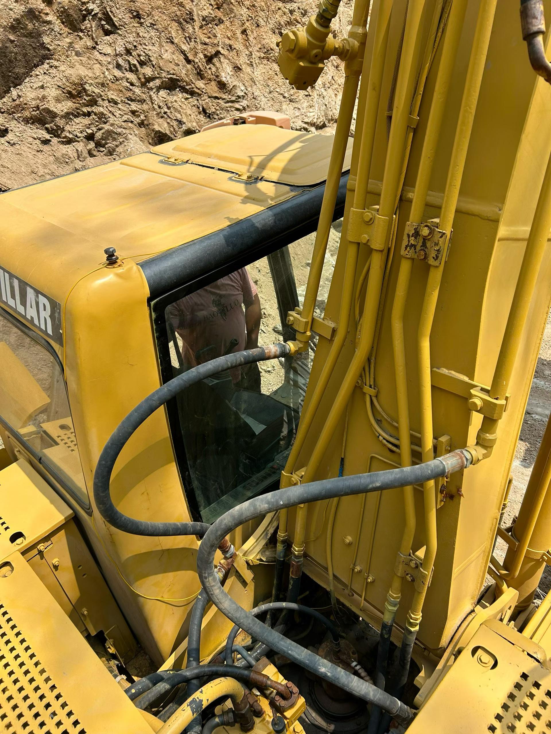 Buy Caterpillar 320C Used Excavator / 3