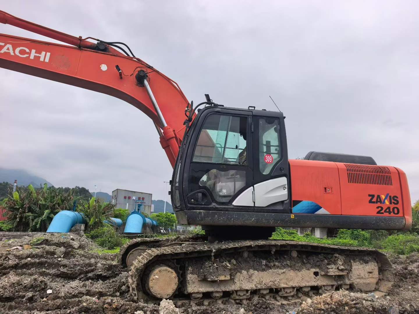 Купить Подержанный Экскаватор Hitachi ZX240 / 3