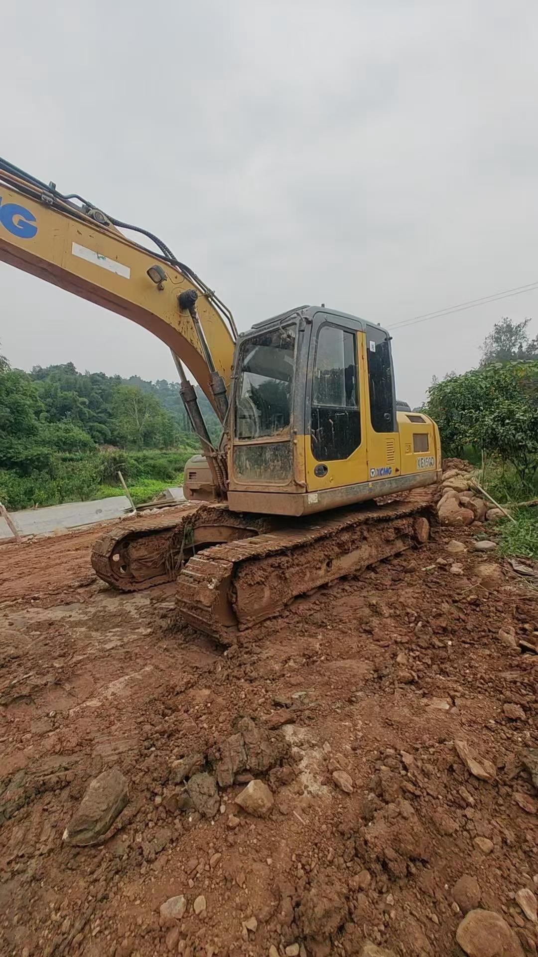 Buy XCMG XE135B Used Excavator / 2