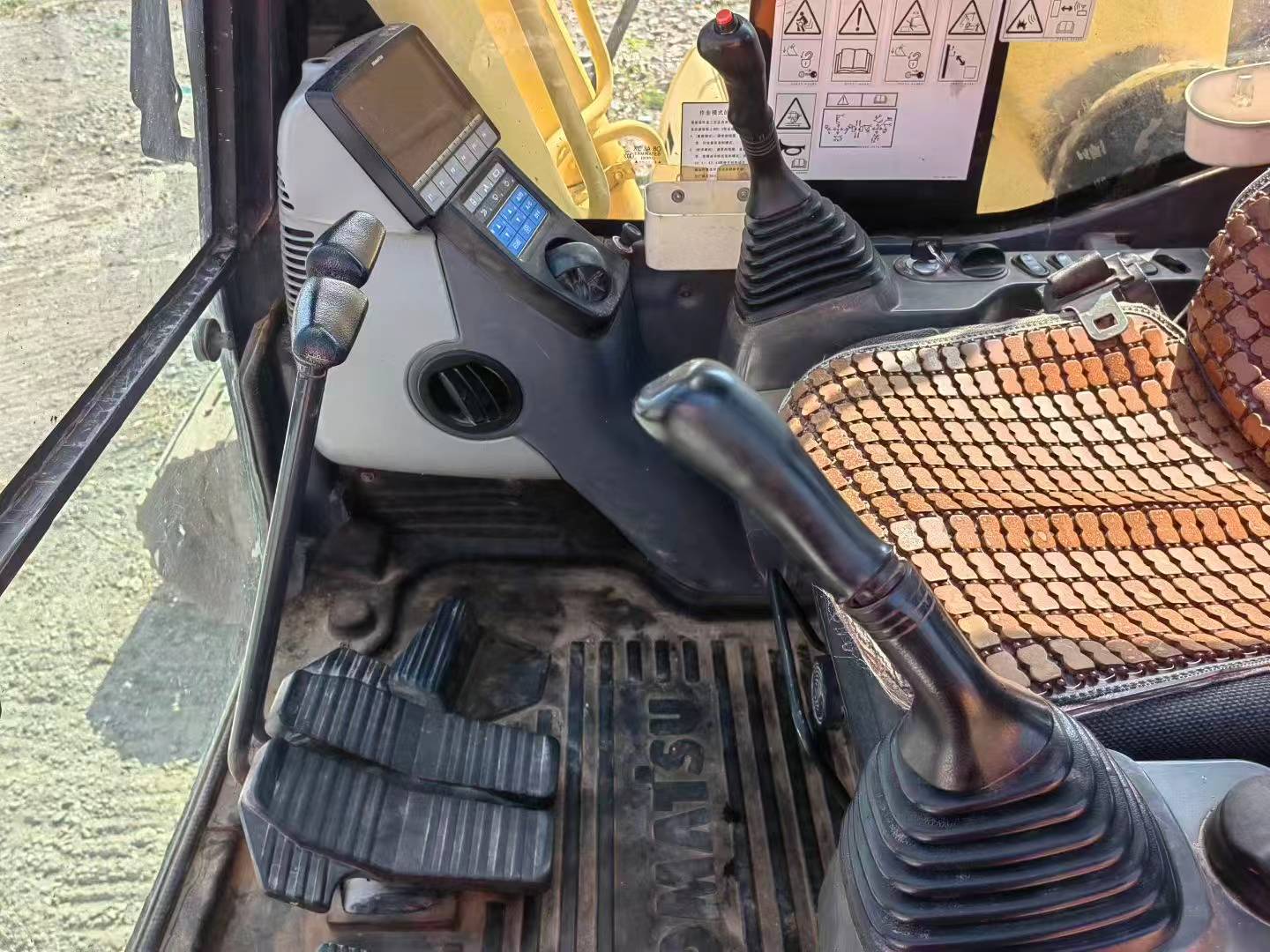 Купить Подержанный Экскаватор Komatsu PC220-8 / 8