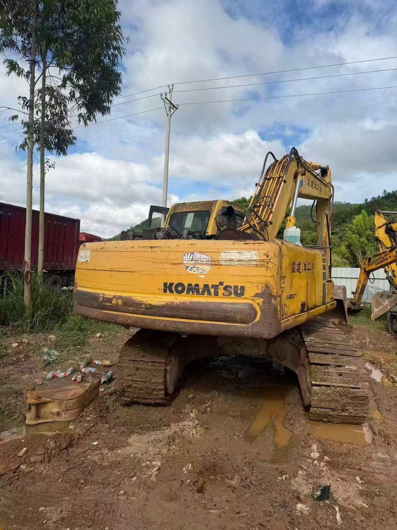 Buy Komatsu PC200-6 Used Excavator / 4 Buy Komatsu PC200-6 Used Excavator / 4