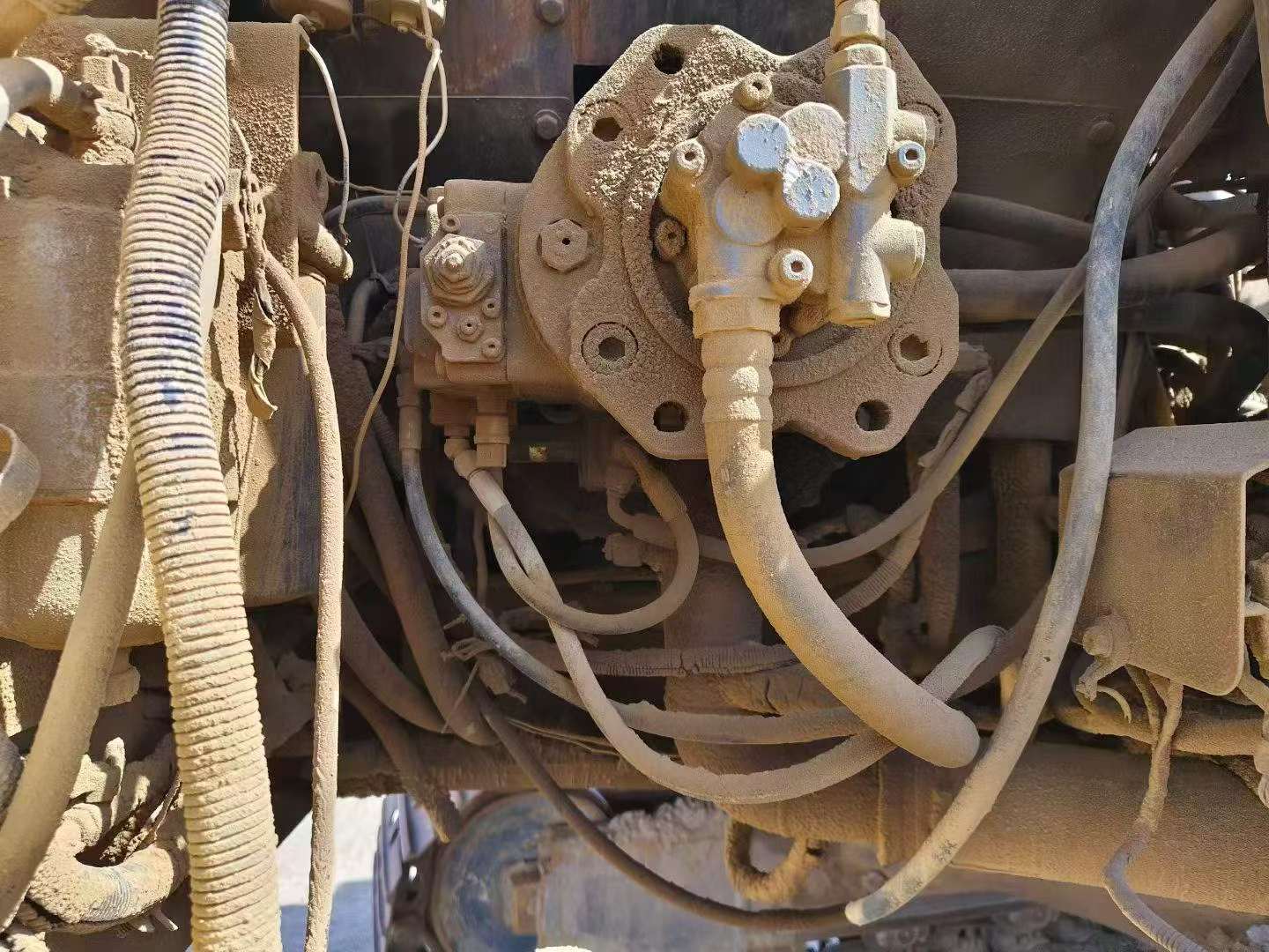 Buy Sumitomo SH210-5 Used Excavator / 3 Buy Sumitomo SH210-5 Used Excavator / 3