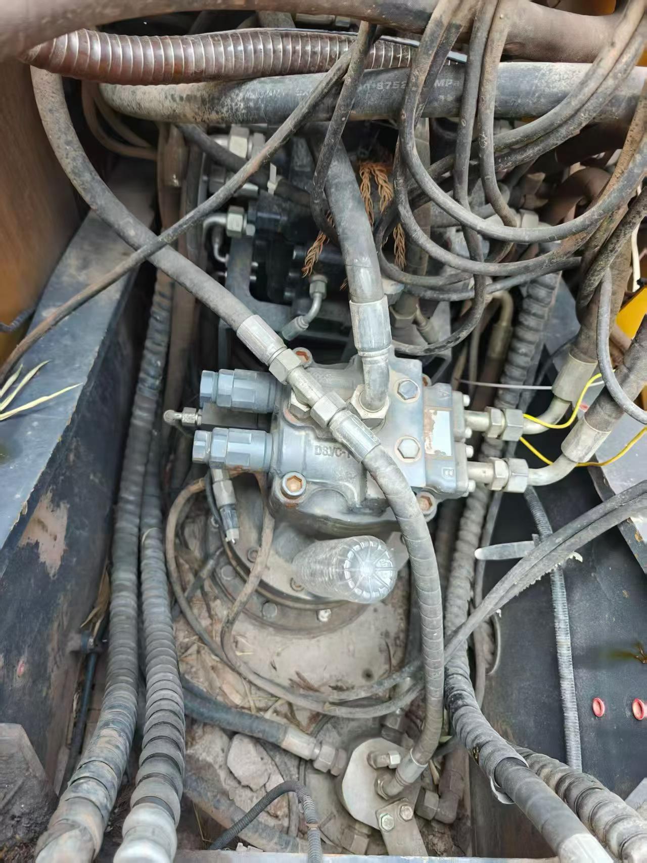 Buy XCMG XE135B Used Excavator / 6