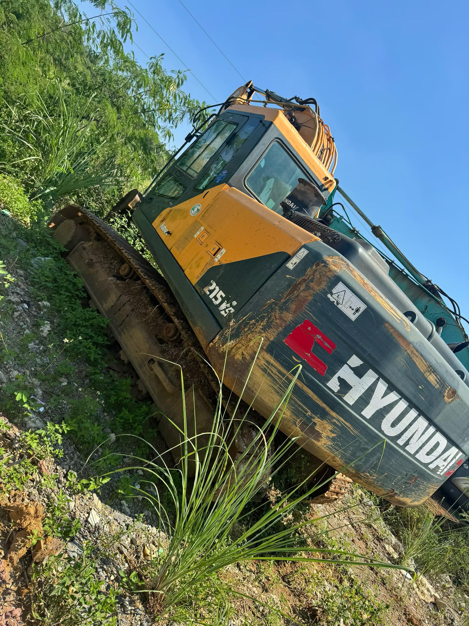 شراء حفارة Hyundai R215-7 مستعملة / 9