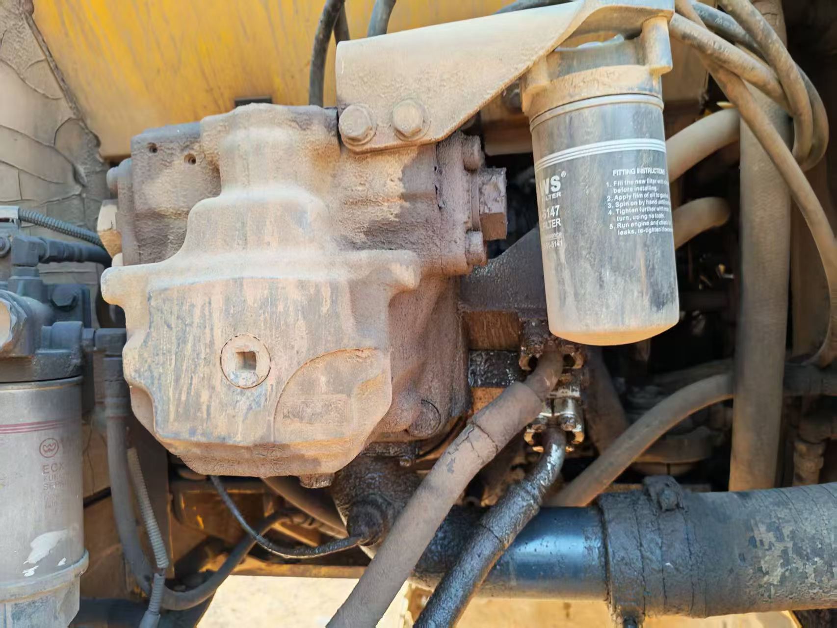Compre Escavadeira Komatsu PC200 Usada / 3