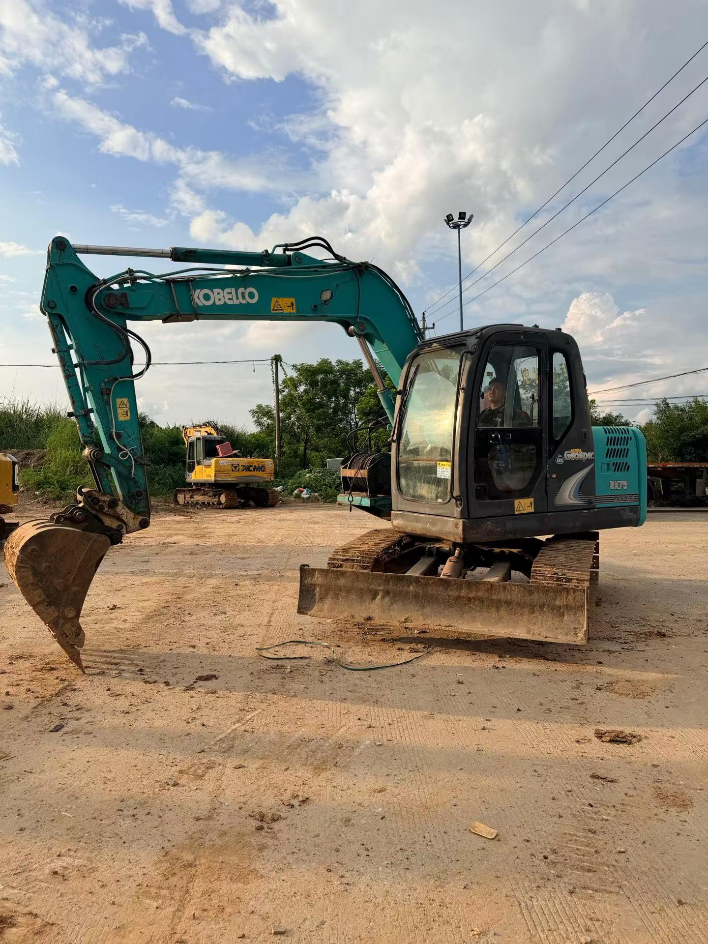 Buy Kobelco SK75-8 Used Excavator / 9 Buy Kobelco SK75-8 Used Excavator / 9