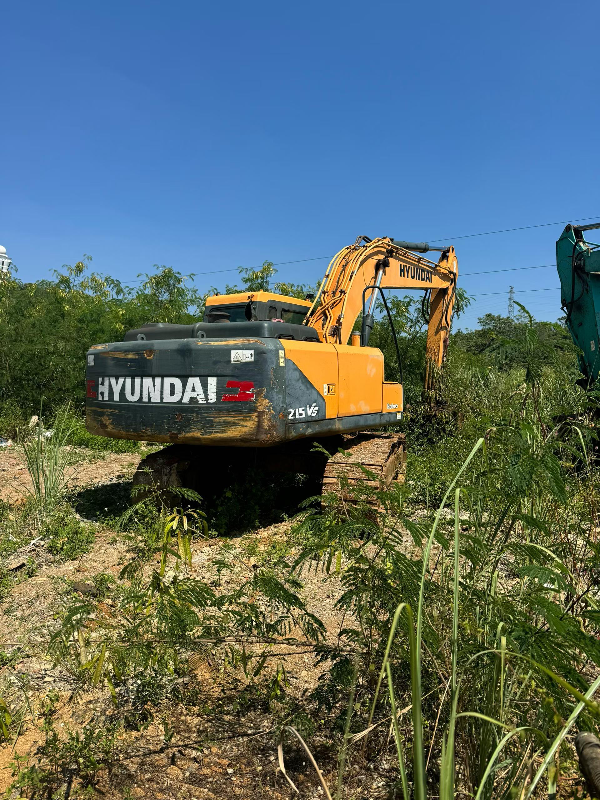 شراء حفارة Hyundai R215-7 مستعملة / 7