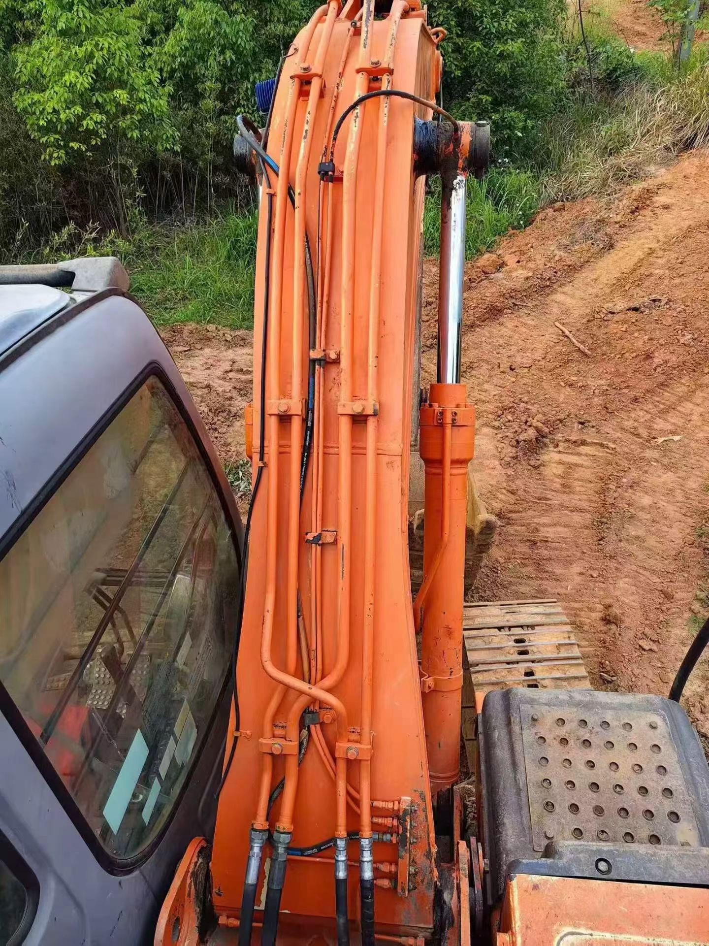 Buy Hitachi EX120-6 Used Excavator / 9 Buy Hitachi EX120-6 Used Excavator / 9