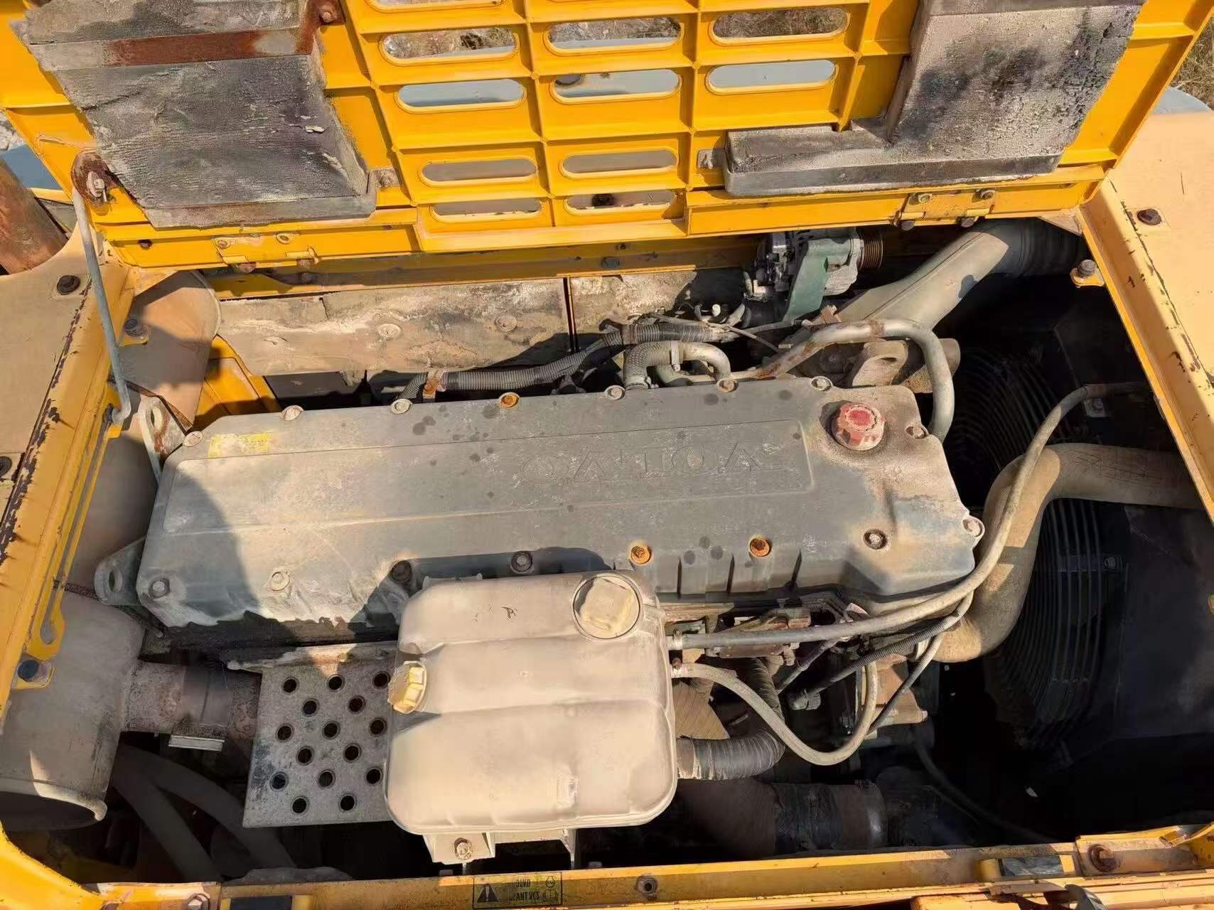 Compre Excavadora Volvo EC460 Usada / 5