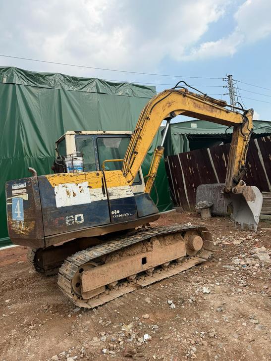 Buy Komatsu PC60-6 Used Excavator / 1
