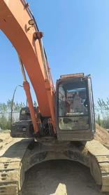 Купить Подержанный Экскаватор Hitachi ZX240 / 2 Купить Подержанный Экскаватор Hitachi ZX240 / 2
