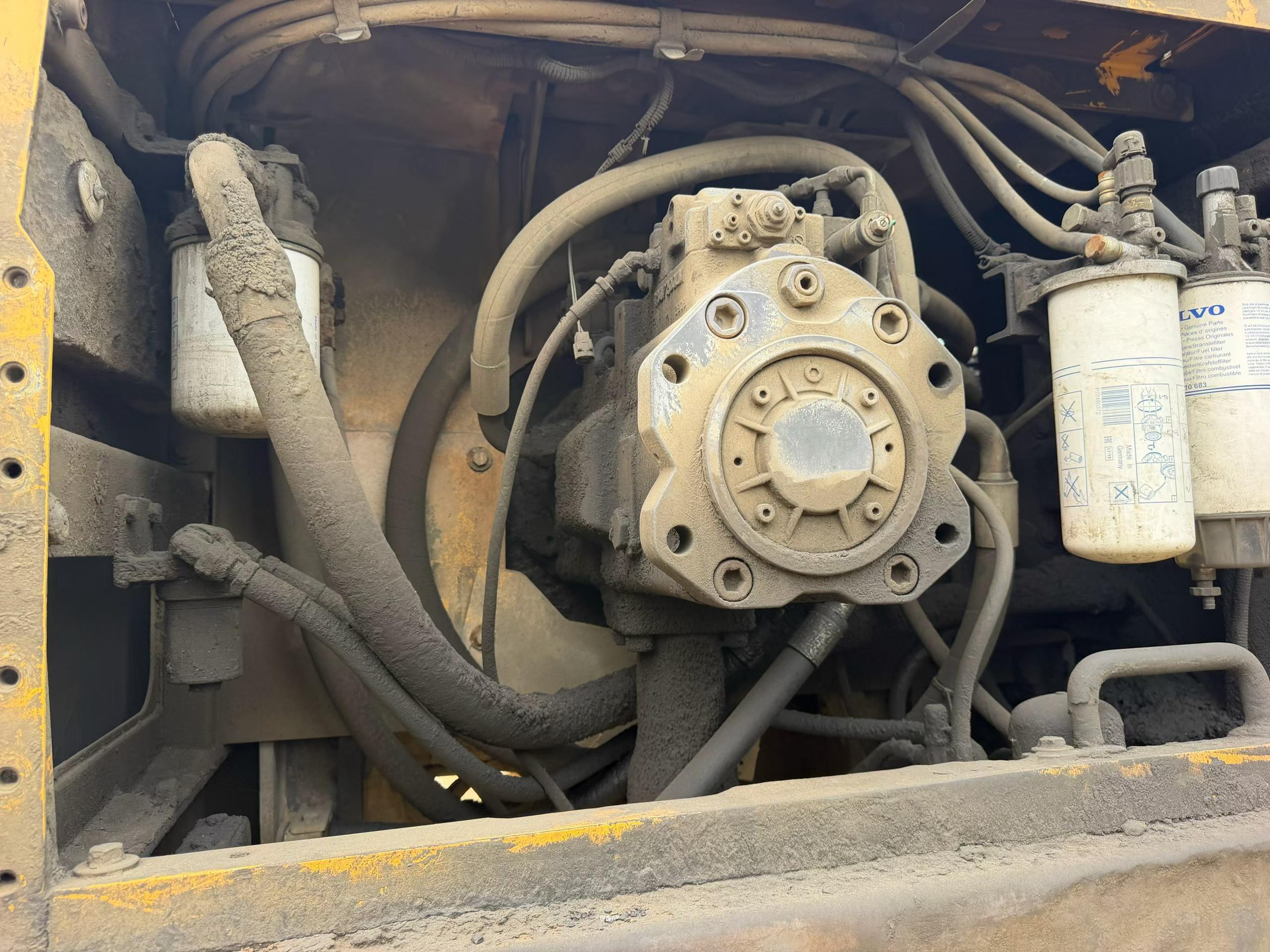 Compre Excavadora Volvo EC480D Usada / 2