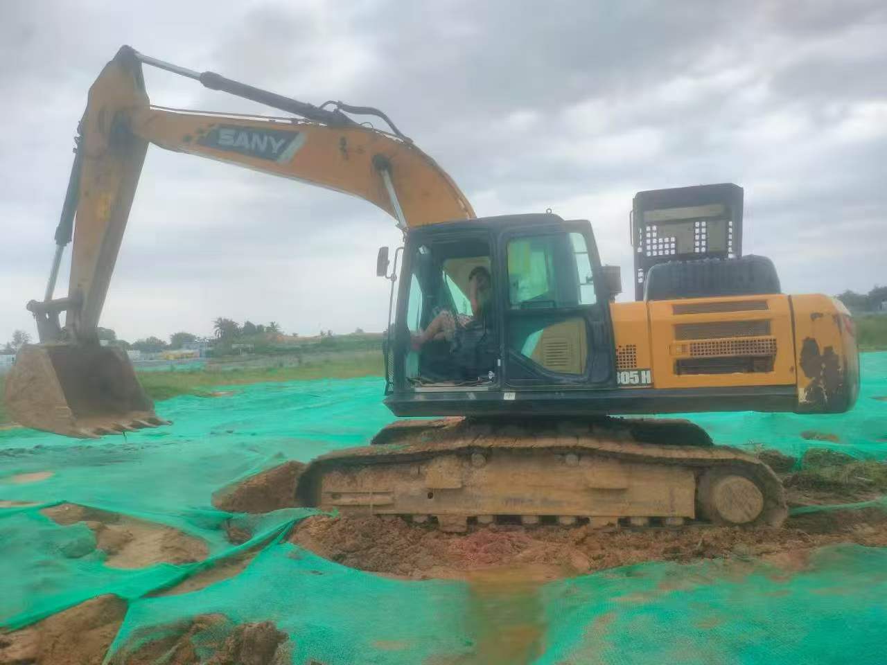 Buy Sany SY245H Used Excavator / 1
