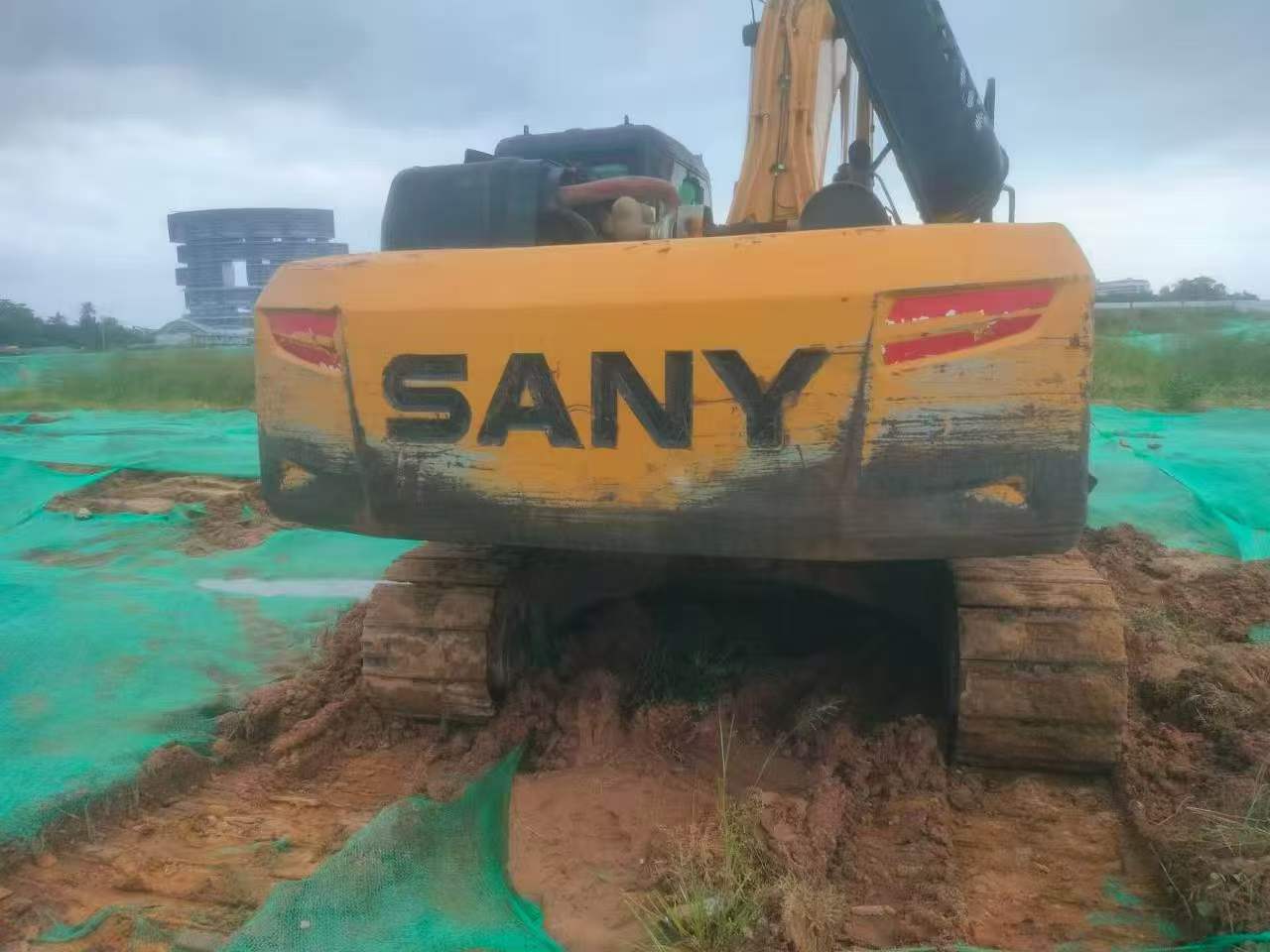 Buy Sany SY245H Used Excavator / 3 Buy Sany SY245H Used Excavator / 3