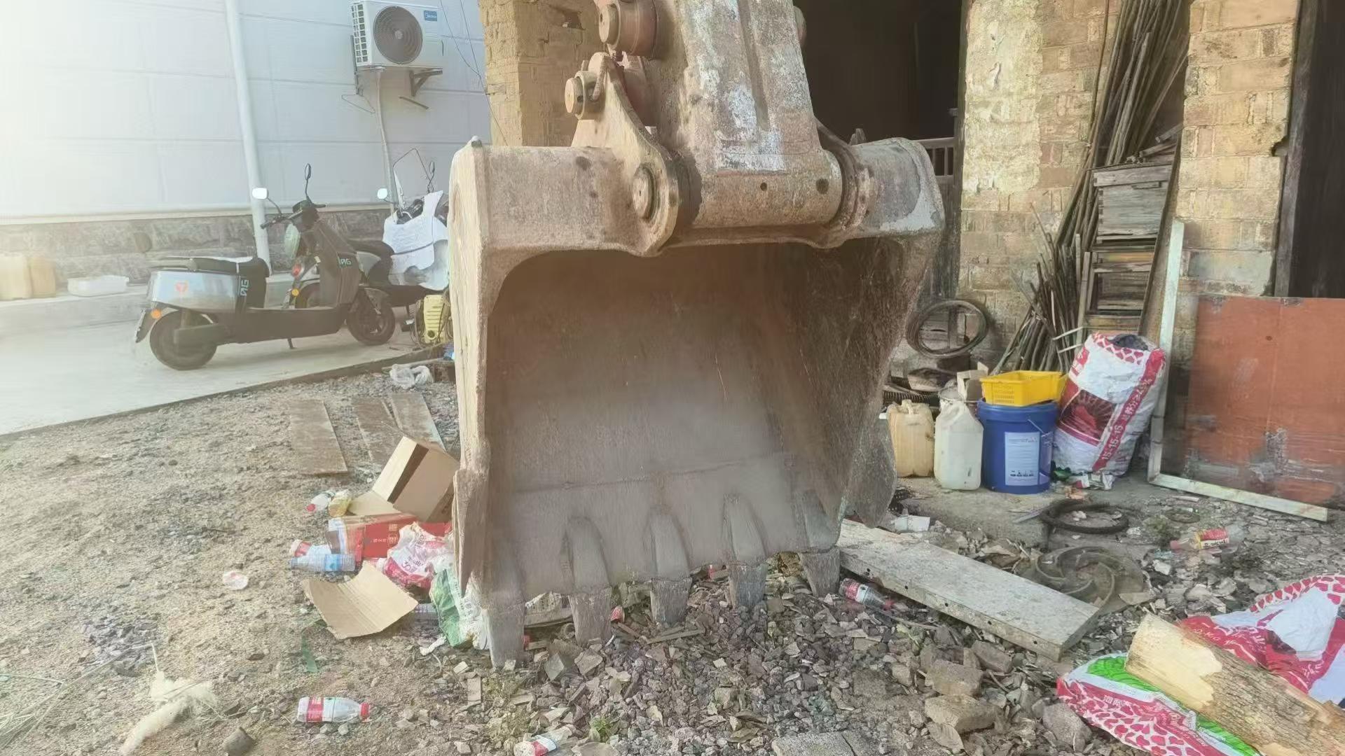 شراء Hitachi EX250-5 مستعمل حفارة