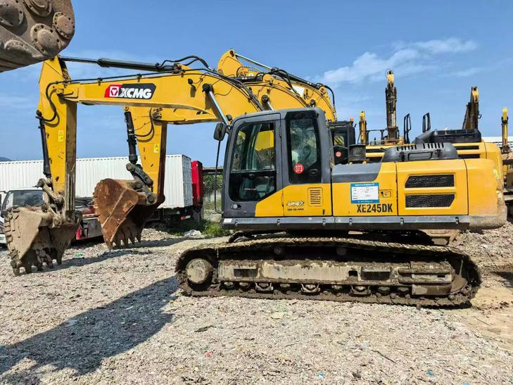 Buy XCMG XE245D Used Excavator / 1