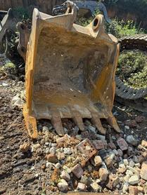Compre Escavadeira Sany SY365C-8 Usada / 2 Compre Escavadeira Sany SY365C-8 Usada / 2