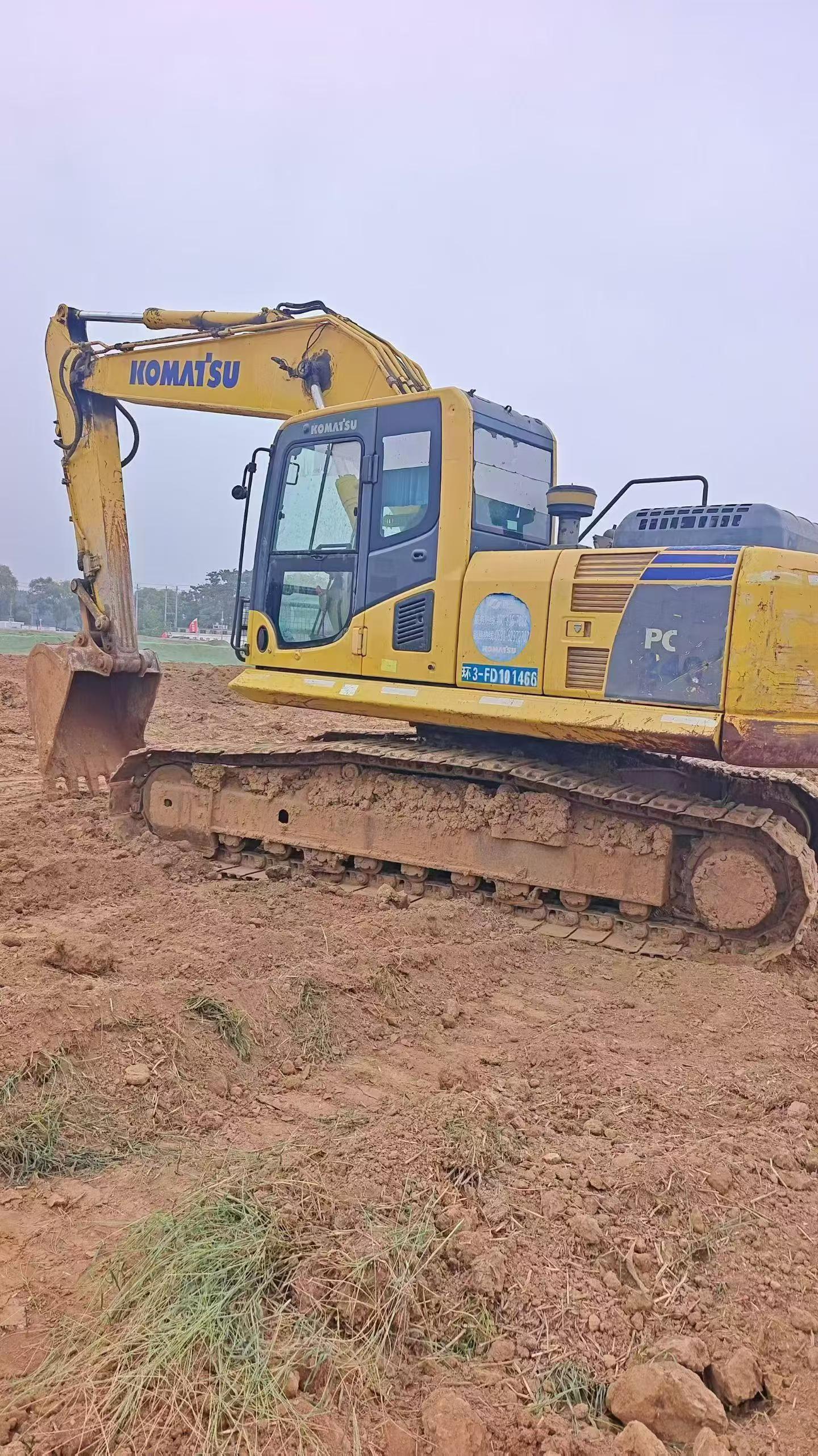 Buy Komatsu PC210 Used Excavator / 9 Buy Komatsu PC210 Used Excavator / 9