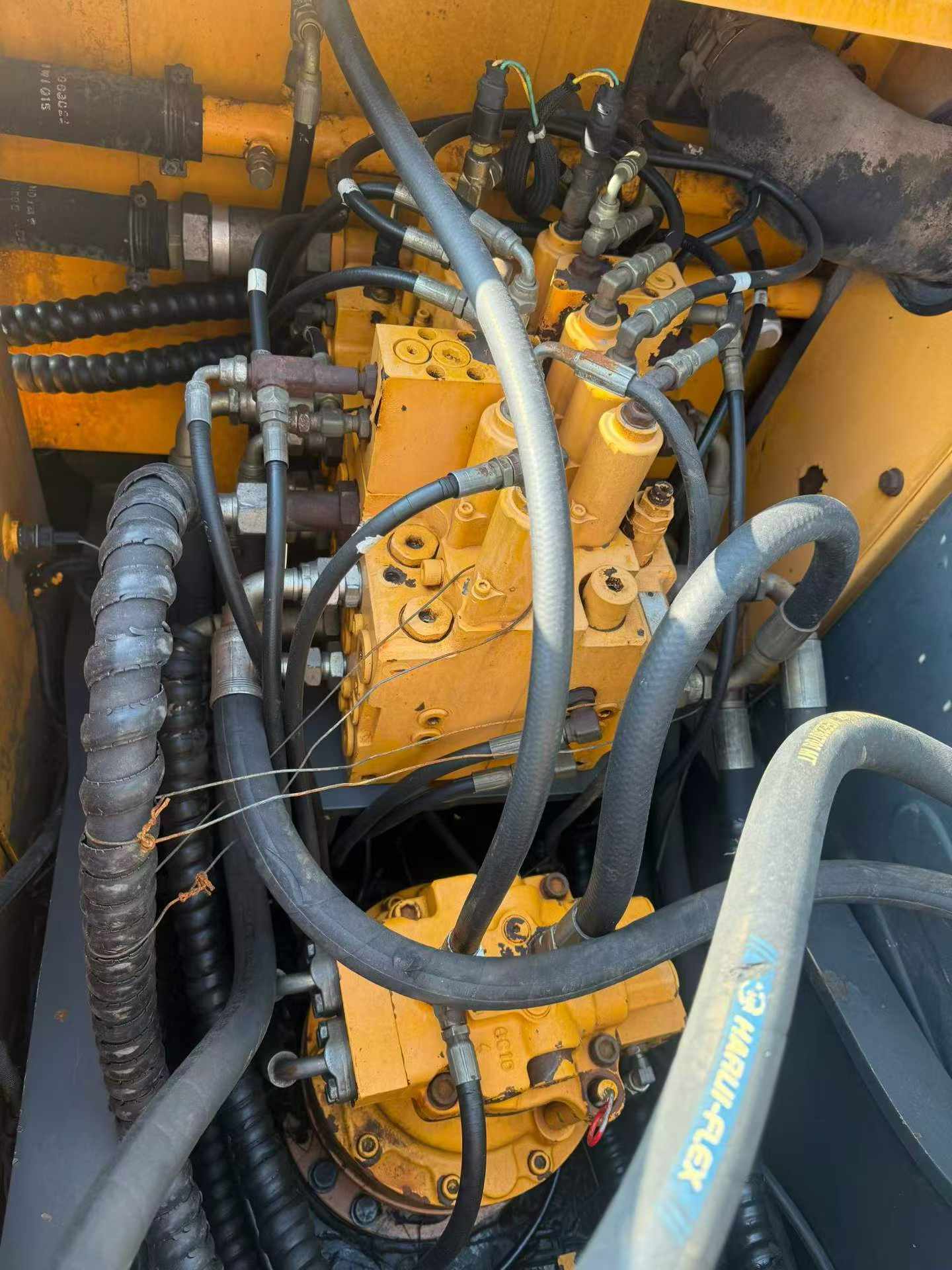 Buy Hyundai R150-7 Used Excavator / 4 Buy Hyundai R150-7 Used Excavator / 4