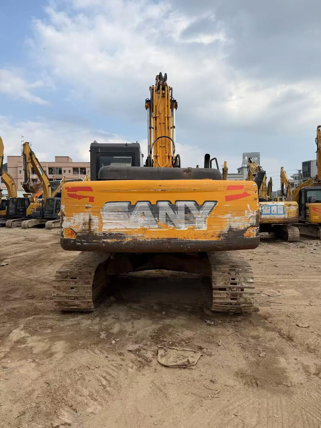 Buy Sany SY215C Used Excavator / 9 Buy Sany SY215C Used Excavator / 9