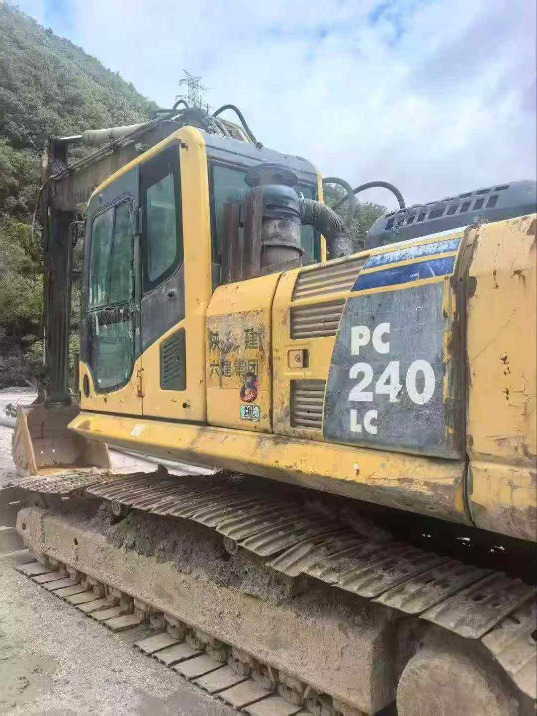 Buy Komatsu PC240-6 Used Excavator / 1