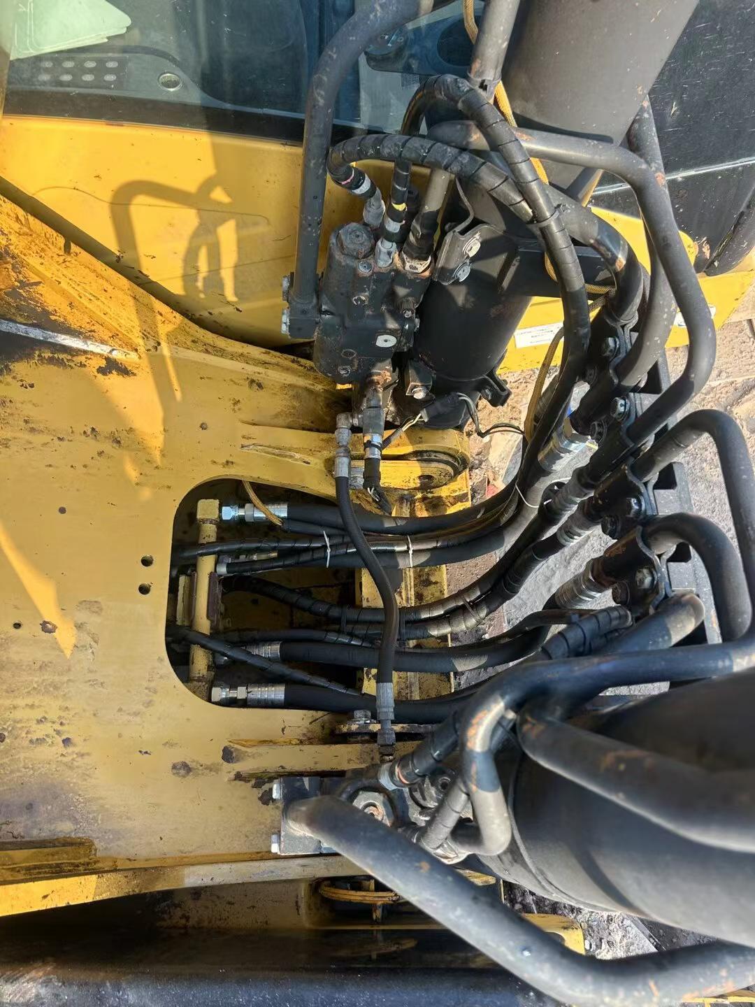 Buy Caterpillar 320D Used Excavator / 5 Buy Caterpillar 320D Used Excavator / 5