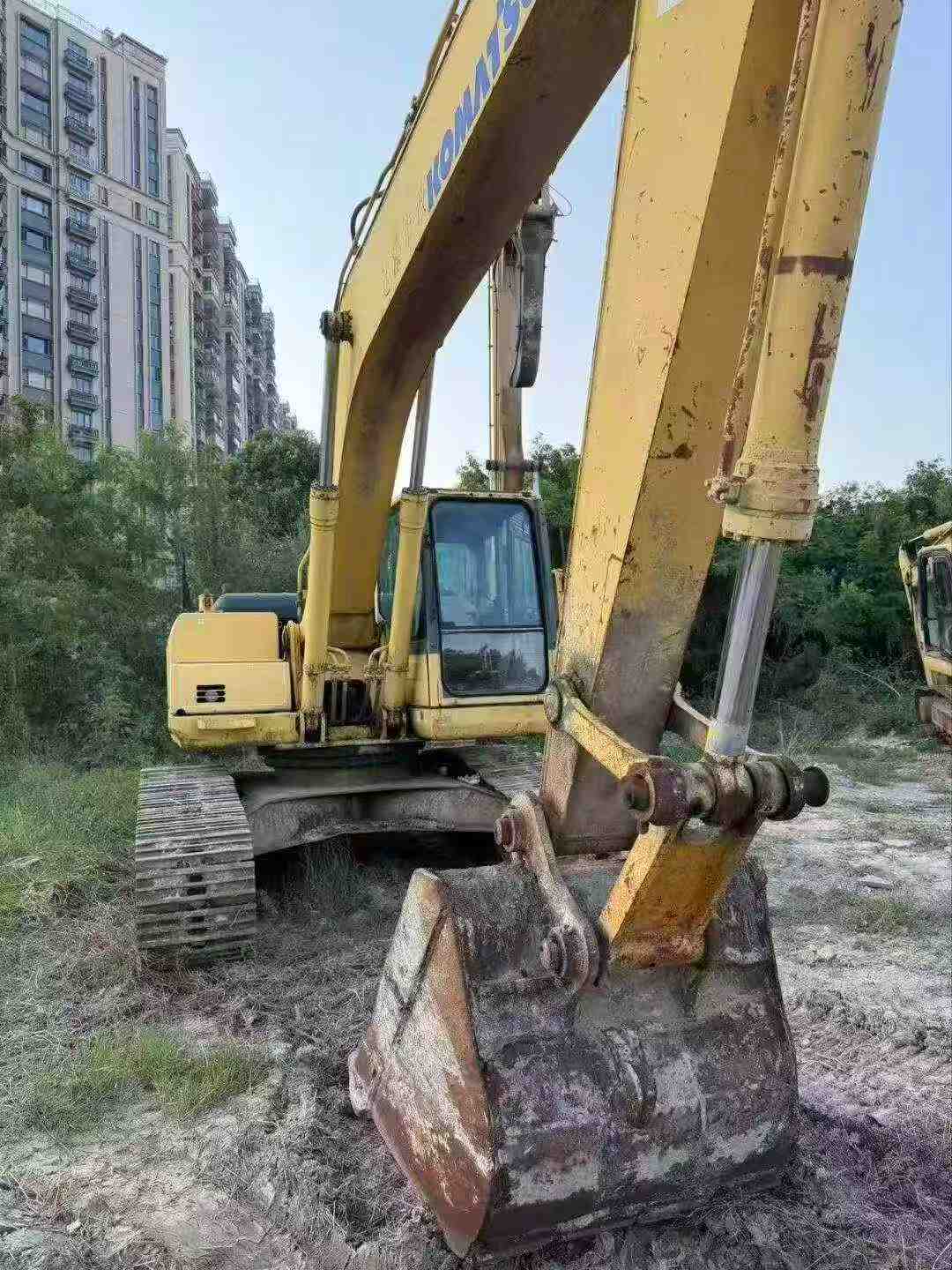 Buy Komatsu PC220-8 Used Excavator / 5 Buy Komatsu PC220-8 Used Excavator / 5