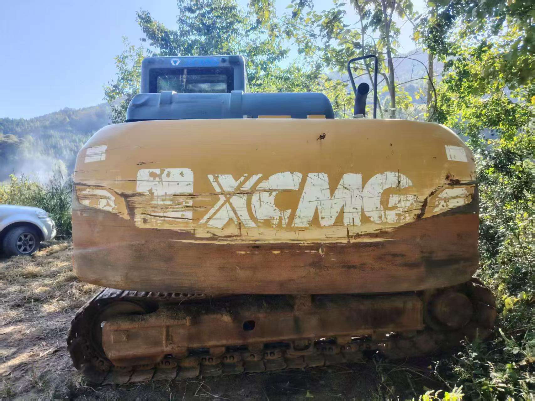 Buy XCMG XE135B Used Excavator / 4 Buy XCMG XE135B Used Excavator / 4