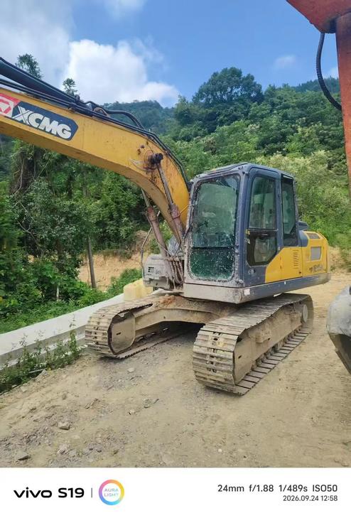 Buy XCMG XE135B Used Excavator / 1