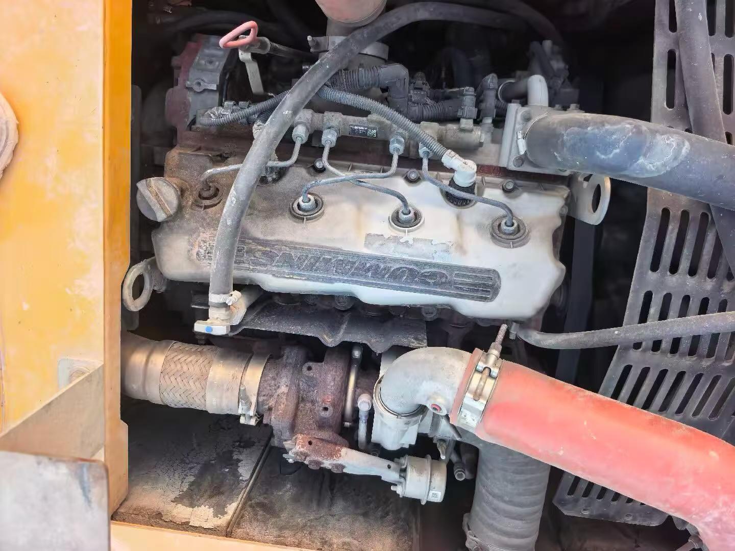 شراء حفارة XCMG XE135B مستعملة / 6