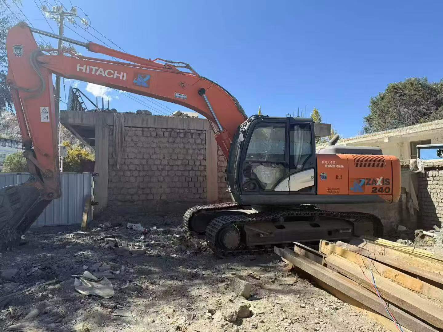 Buy Hitachi ZH200-5B Used Excavator / 3 Buy Hitachi ZH200-5B Used Excavator / 3