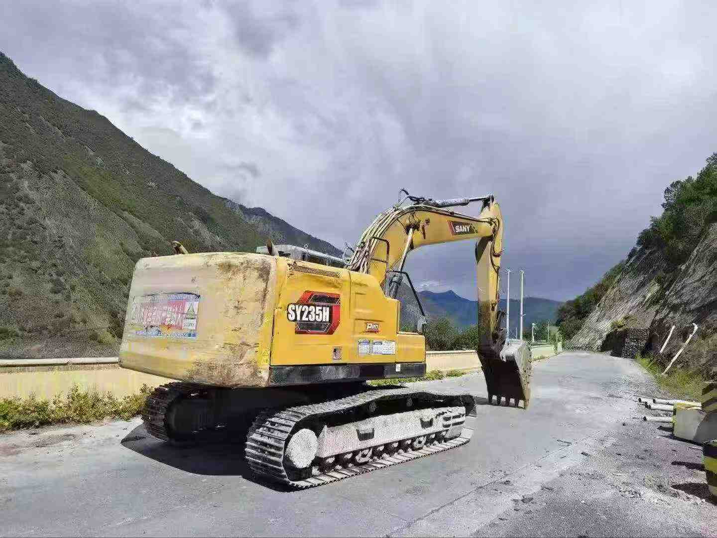 شراء Sany SY235C مستعمل حفارة