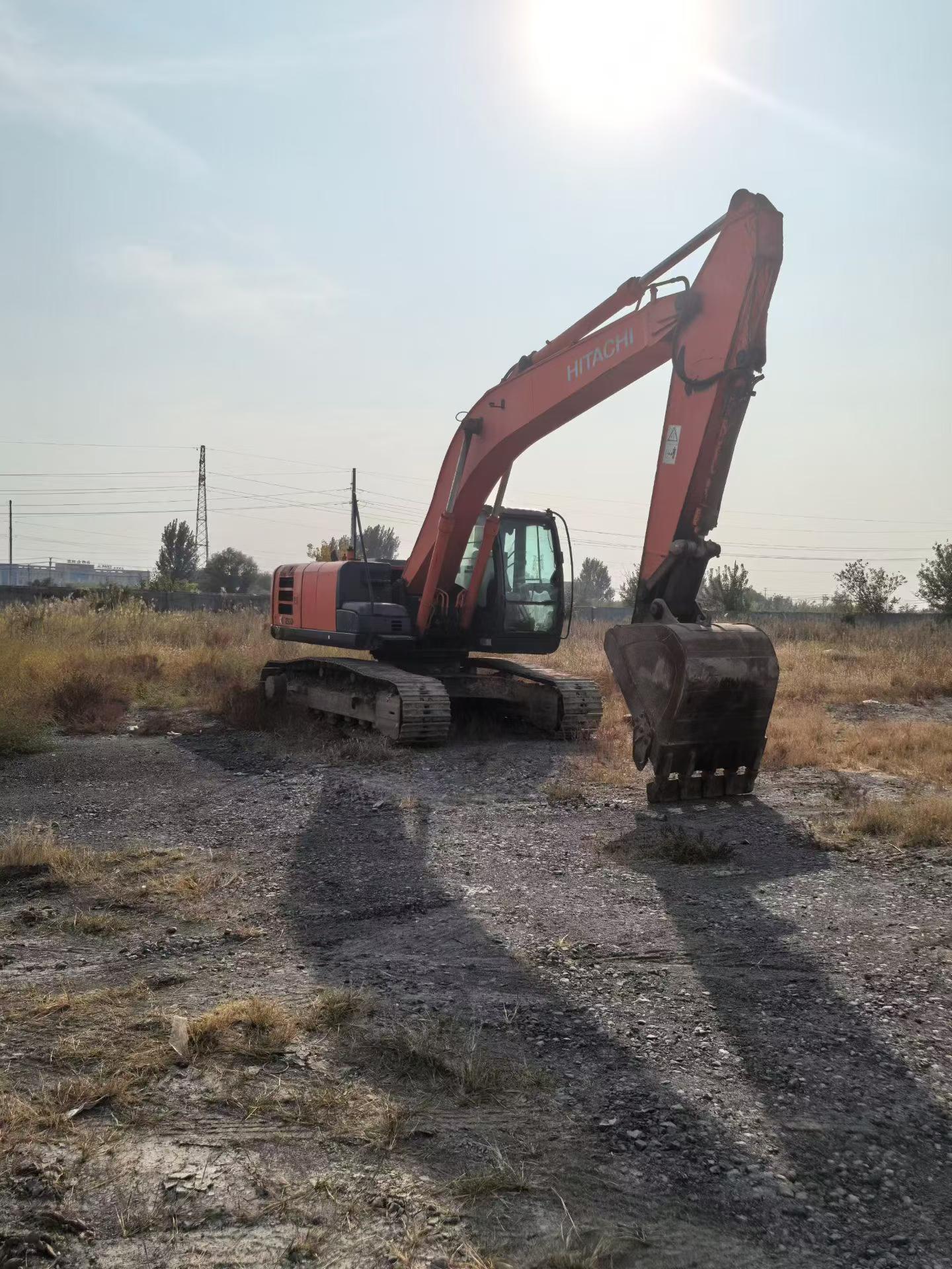 Buy Hitachi EX200 Used Excavator / 4 Buy Hitachi EX200 Used Excavator / 4