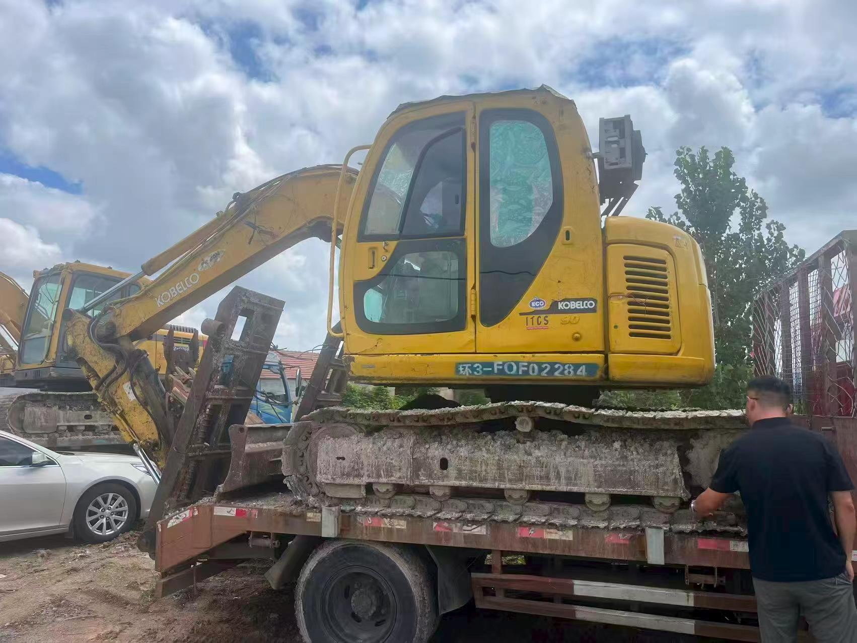 Buy Kobelco SK75 Used Excavator