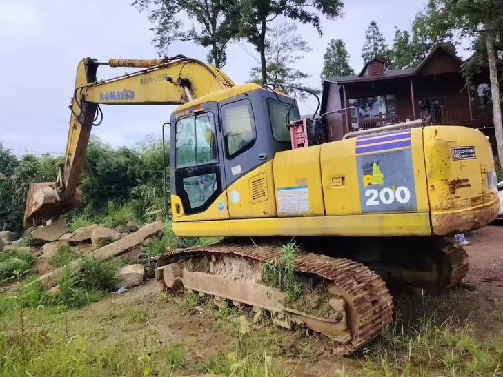Buy Komatsu PC200-7 Used Excavator / 1