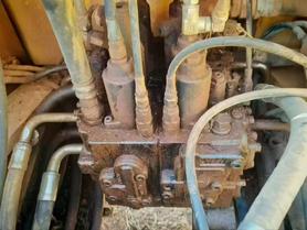 Buy Kobelco SK200 Used Excavator / 4 Buy Kobelco SK200 Used Excavator / 4