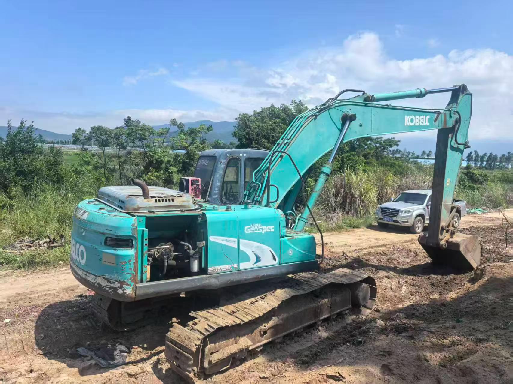 شراء حفارة Kobelco SK200-8 مستعملة / 2