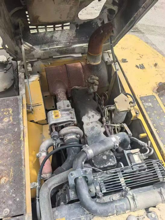Buy Komatsu PC240-6 Used Excavator / 1